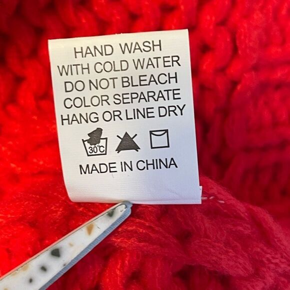 NWT Luna Ivy Red Cropped V-Neck Cardigan w/White Flowers M - Picture 8 of 8